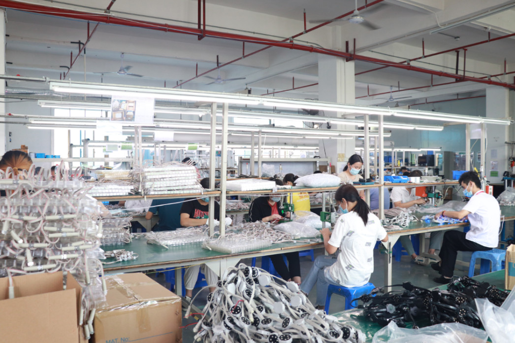 Shenzhen Xinhe Lighting Optoelectronics Co., Ltd. dây chuyền sản xuất nhà máy